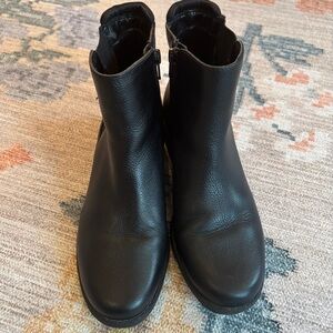 Make Me An Offer 😊 - Cute Anne Klein Booties with Buckle Details (Black)